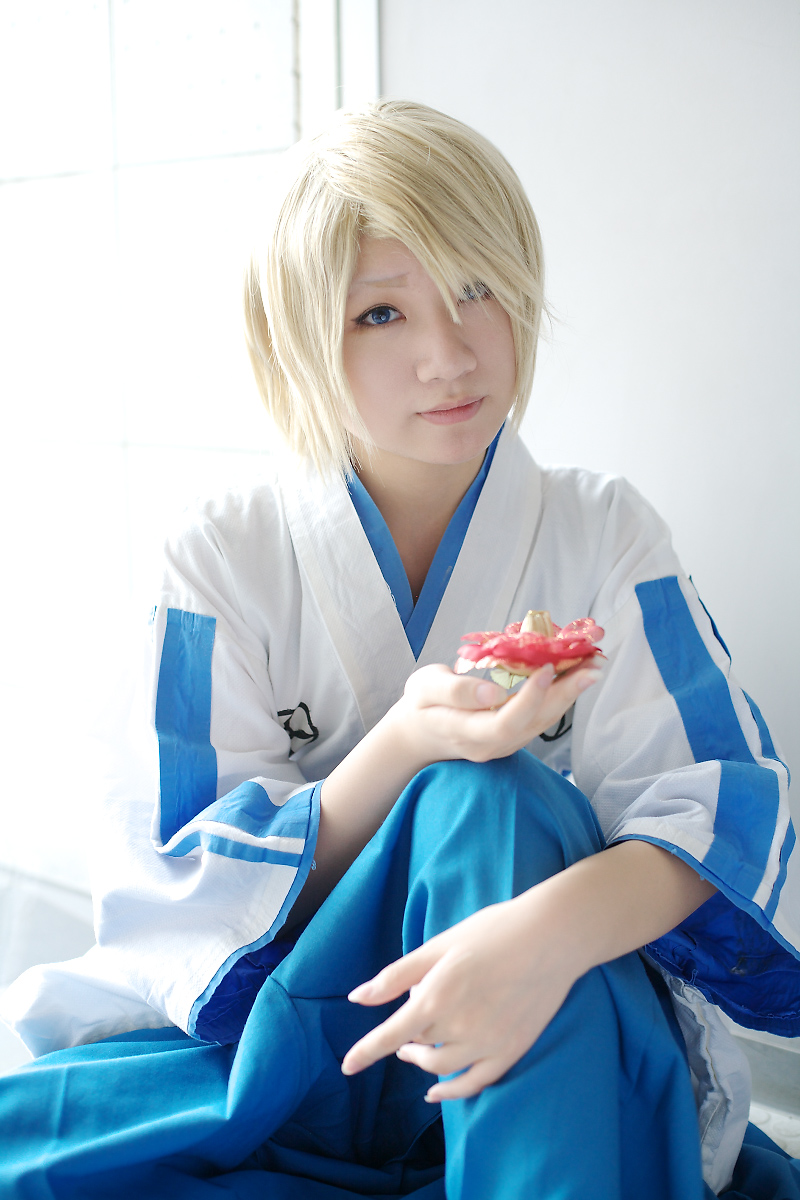 kira izuru, bleach, highres, photo (medium), cosplay, crossdressing, momoneko haru
