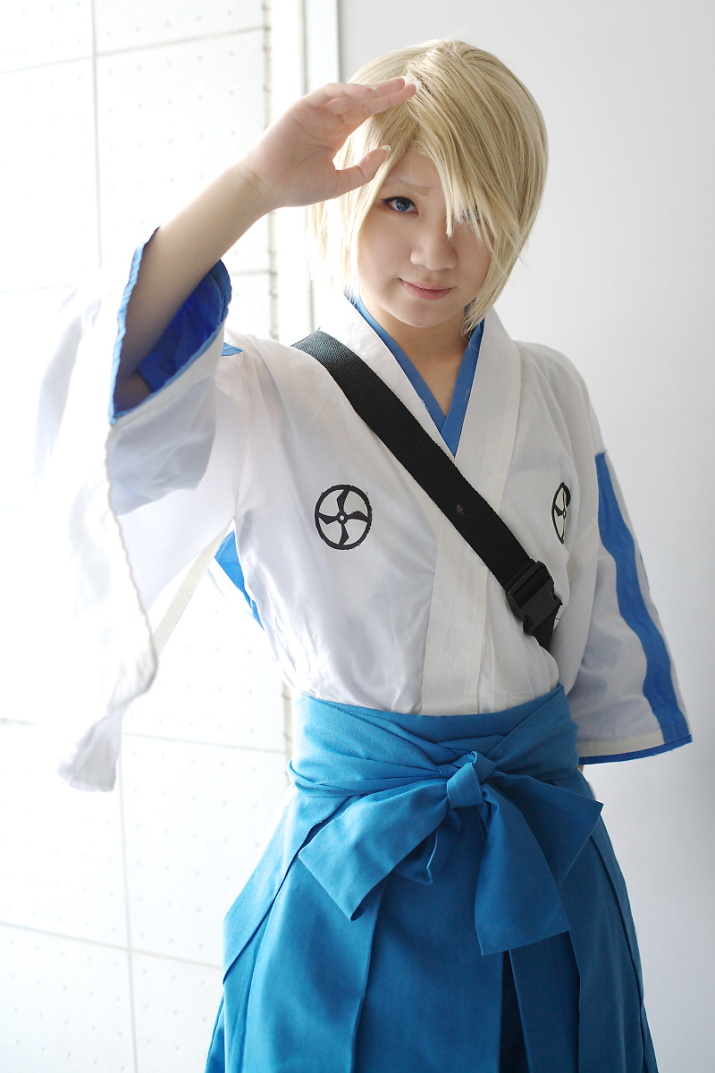 kira izuru, bleach, highres, photo (medium), cosplay, crossdressing, momoneko haru