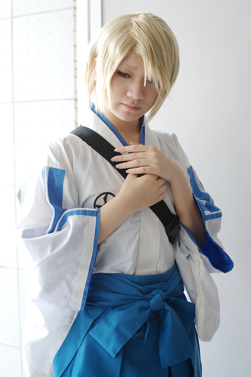 kira izuru, bleach, highres, photo (medium), cosplay, crossdressing, momoneko haru