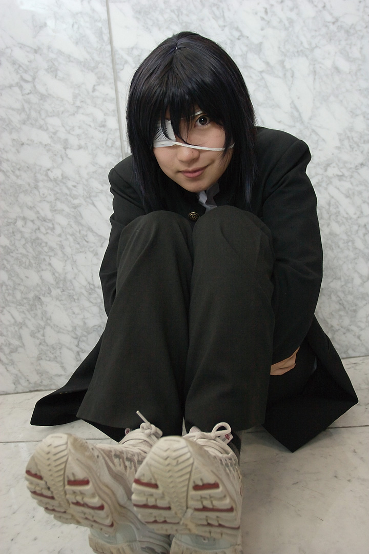 kurosaki shihomu, wanijima akito, air gear, photo (medium), cosplay, eyepatch, school uniform, serafuku, shoes, sneakers