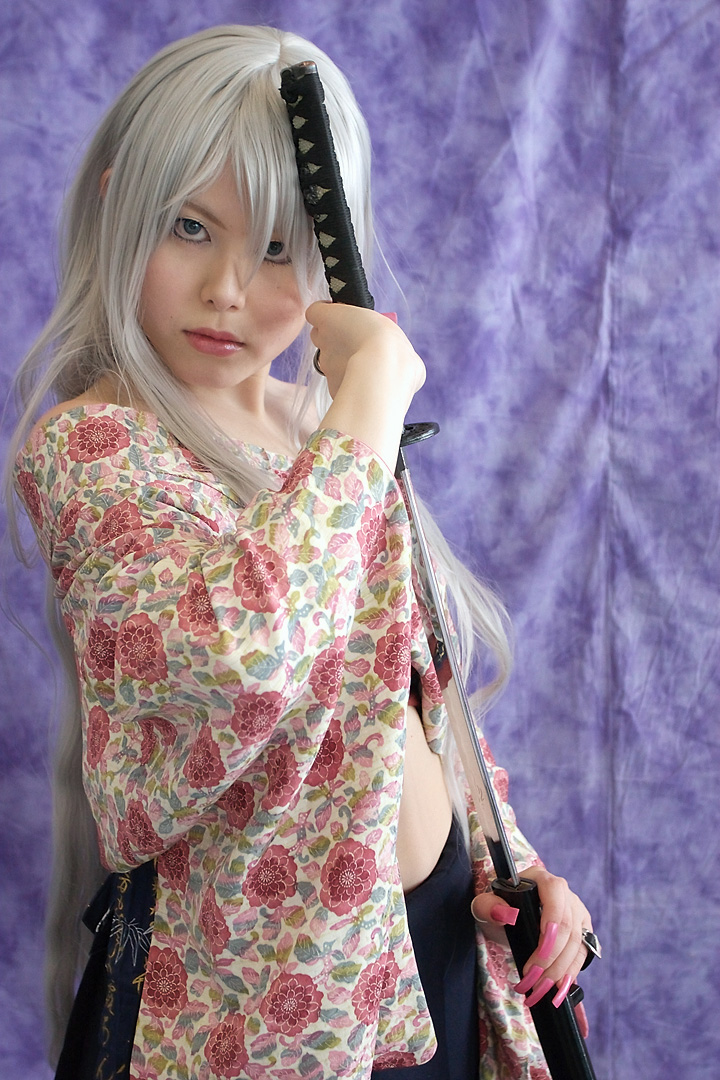 takizawa kazuya, natsume maya, tenjou tenge, silver hair, photo (medium), bare shoulders, cosplay, midriff, sword, weapon