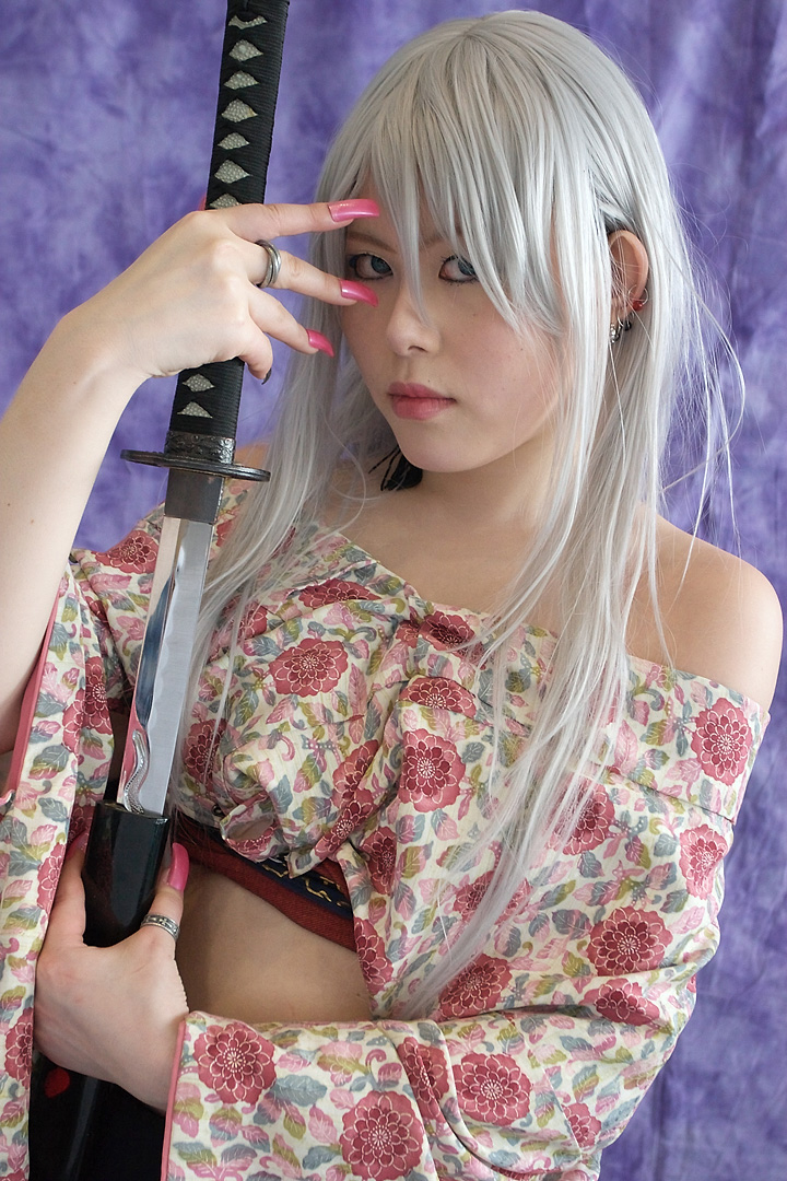 takizawa kazuya, natsume maya, tenjou tenge, silver hair, photo (medium), bare shoulders, cosplay, midriff, sword, weapon