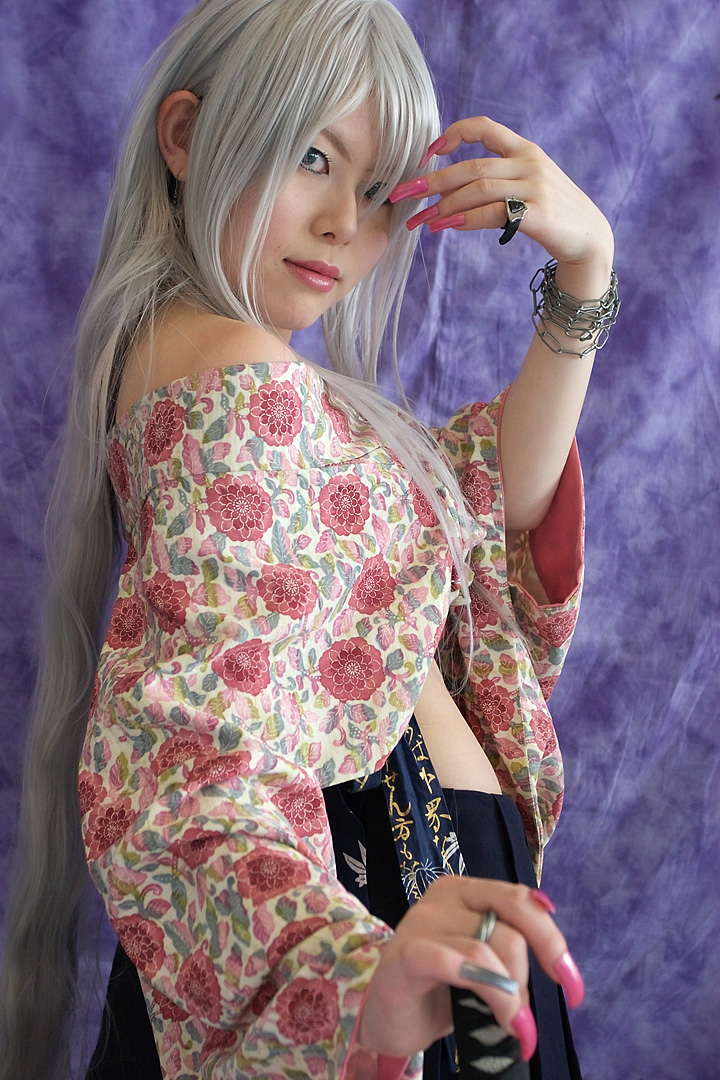 takizawa kazuya, natsume maya, tenjou tenge, silver hair, photo (medium), bare shoulders, cosplay, midriff, sword, weapon