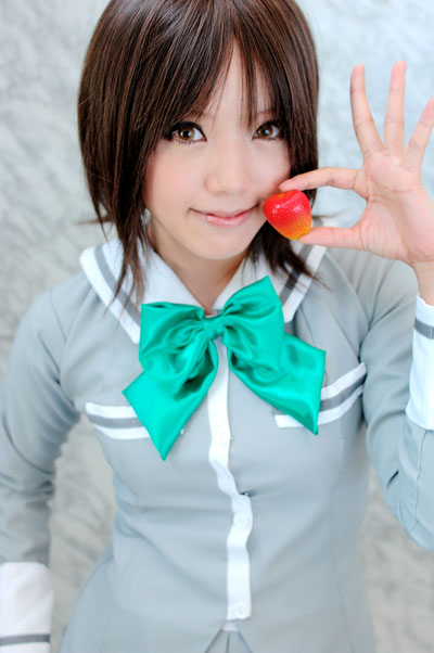 kipi-san, sotomura misuzu, ichigo 100%, photo (medium), 1girl, asian, brown eyes, brown hair, cosplay, female focus, food, fruit, looking at viewer, school uniform, solo, sotomura misuzu (cosplay), strawberry