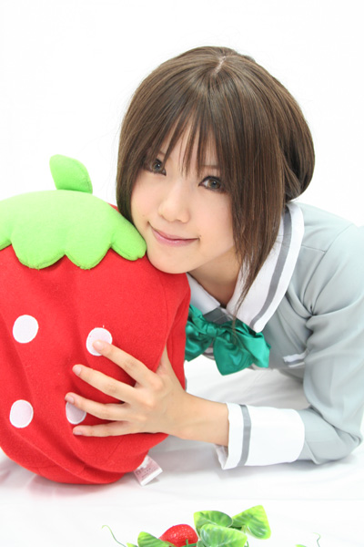 kipi-san, sotomura misuzu, ichigo 100%, photo (medium), 1girl, asian, brown eyes, brown hair, cosplay, female focus, food, fruit, looking at viewer, school uniform, simple background, solo, sotomura misuzu (cosplay), strawberry, strawberry-shaped pillow, white background