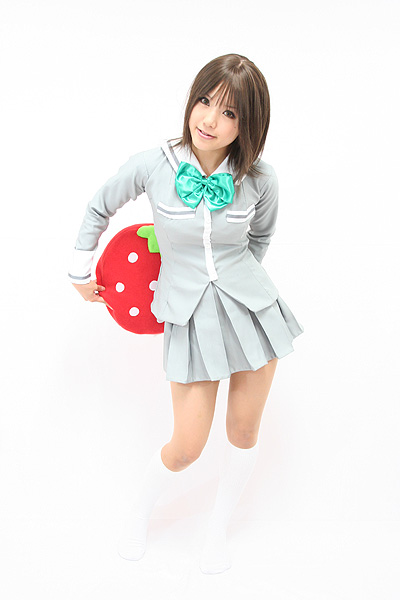 kipi-san, sotomura misuzu, ichigo 100%, photo (medium), 1girl, asian, brown eyes, brown hair, cosplay, female focus, kneehighs, looking at viewer, school uniform, simple background, socks, solo, sotomura misuzu (cosplay), strawberry-shaped pillow, white background