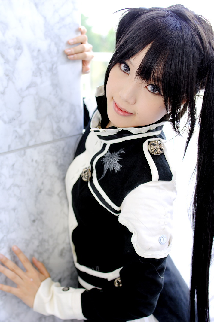 kipi-san, lenalee lee, d.gray-man, photo (medium), 1girl, asian, black hair, blue eyes, breasts, color contacts, cosplay, dutch angle, female focus, indoors, lenalee lee (cosplay), long hair, looking at viewer, mole, petite, small breasts, solo, twintails