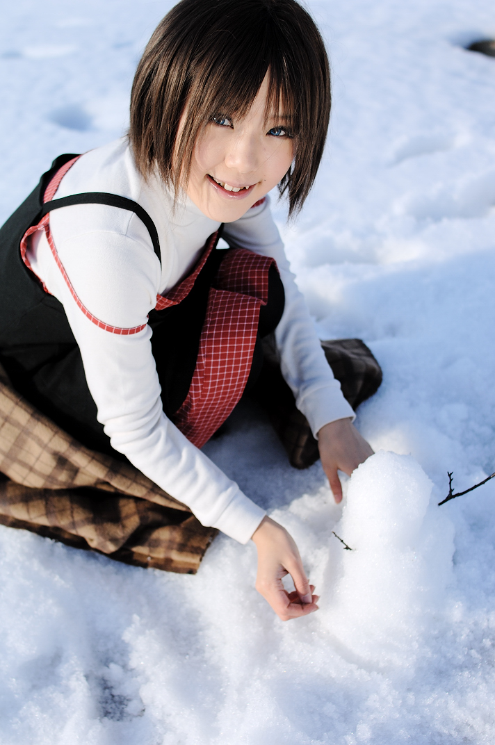 kipi-san, misaka shiori, kanon, black legwear, photo (medium), 1girl, asian, blue eyes, brown hair, color contacts, cosplay, female focus, looking at viewer, misaka shiori (cosplay), outdoors, short hair, smile, snow, snowman, solo