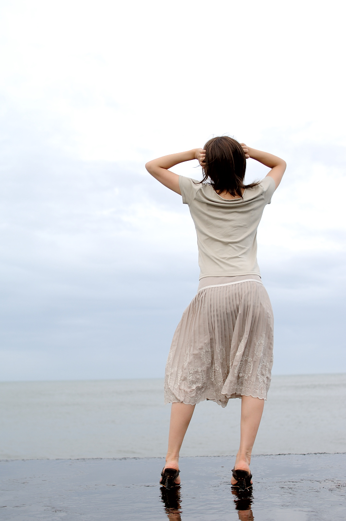 kipi-san, photo (medium), 1girl, asian, beach, brown hair, dress, female focus, from behind, ocean, outdoors, sand, short hair, skirt, solo, wet