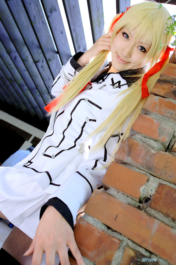 saya (cosplayer), tohya rima, vampire knight, photo (medium), blonde hair, cosplay, hair ribbon, ribbon, school uniform, serafuku, thighhighs, twintails
