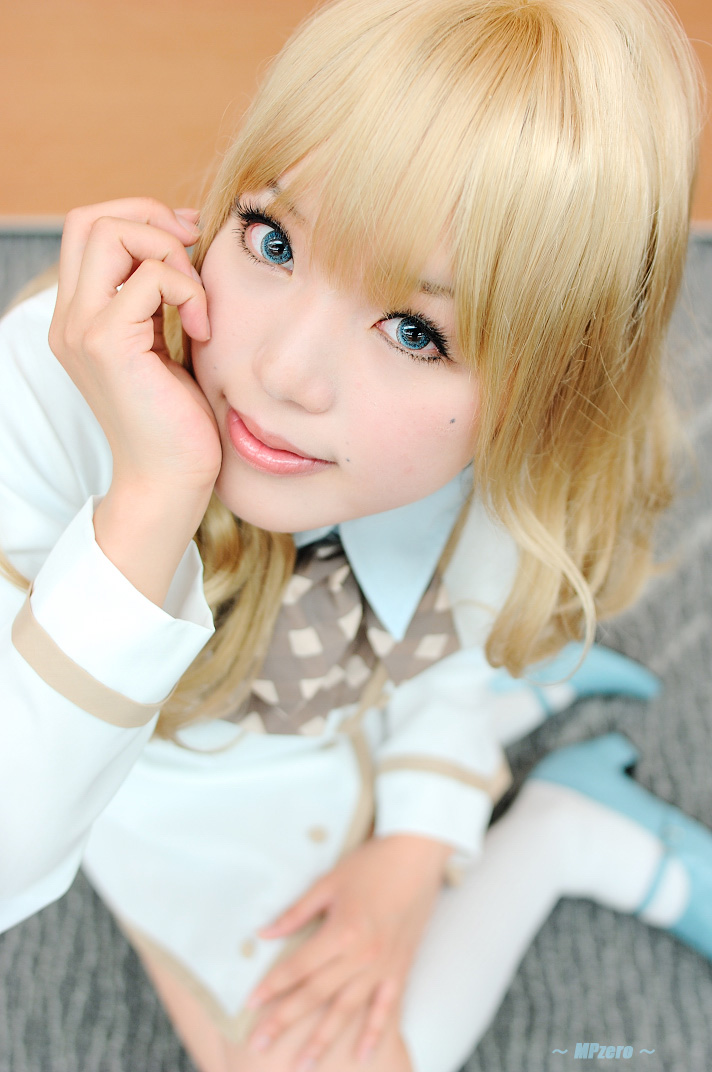 kipi-san, konohana hikari, strawberry panic!, photo (medium), 1girl, asian, blonde hair, blue eyes, color contacts, cosplay, female focus, kneehighs, konohana hikari (cosplay), looking at viewer, mole, school uniform, socks, solo