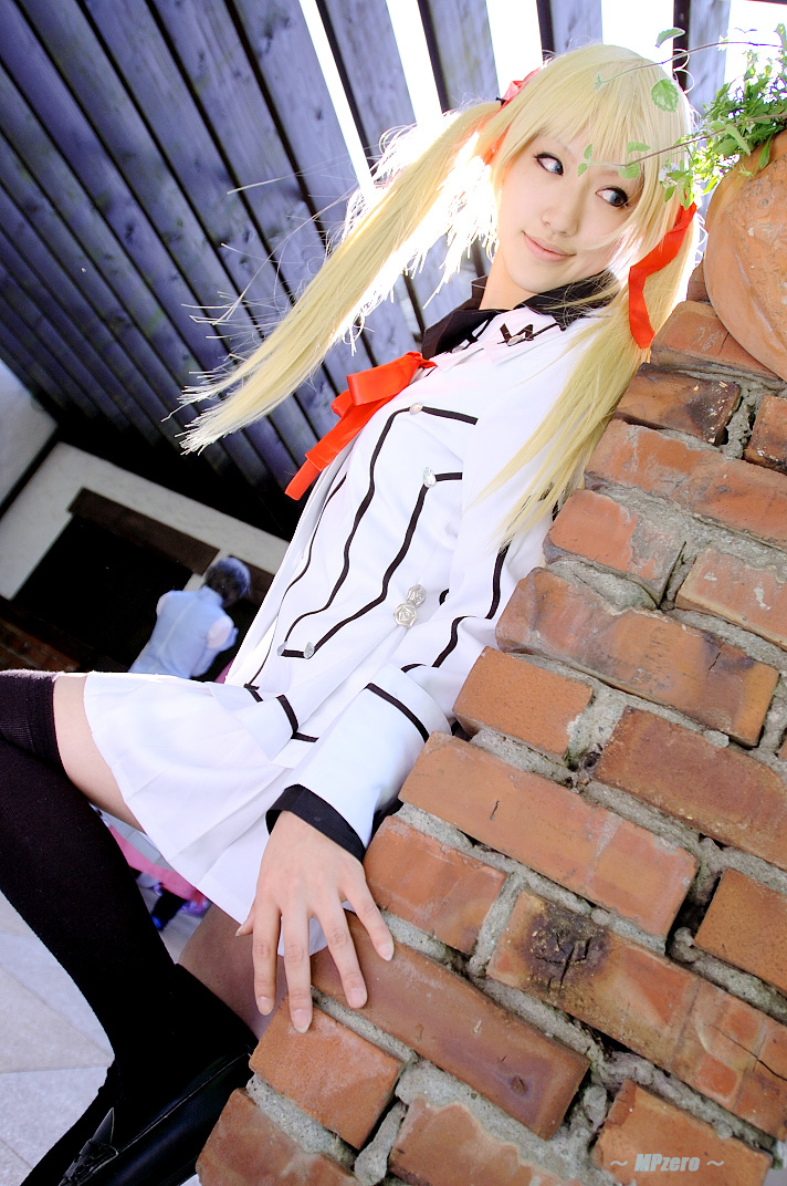 saya (cosplayer), tohya rima, vampire knight, photo (medium), blonde hair, cosplay, hair ribbon, ribbon, school uniform, serafuku, thighhighs, twintails