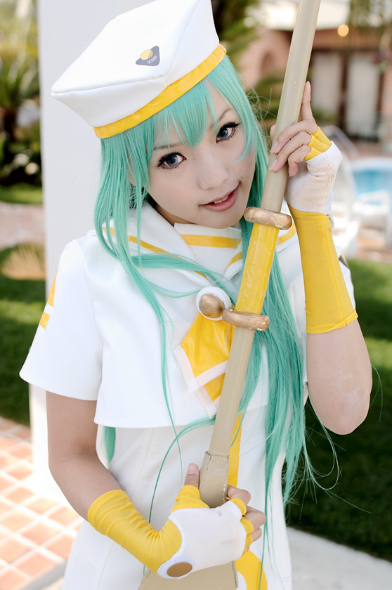 kipi-san, alice carroll, undine, aria (manga), photo (medium), 1girl, alice carroll (cosplay), asian, blue eyes, color contacts, cosplay, female focus, fingerless gloves, gloves, green hair, hat, long hair, looking at viewer, mole, oar, sailor collar, solo