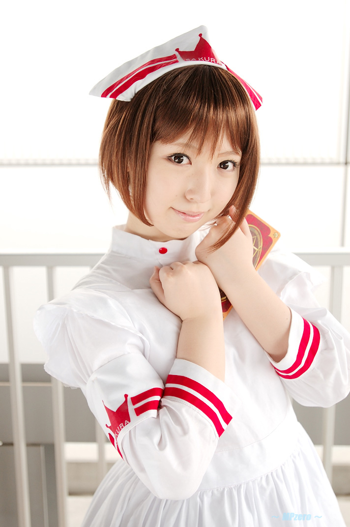 koto (keioteo), clow card, kinomoto sakura, cardcaptor sakura, photo (medium), 1girl, asian, brown hair, character name, cosplay, female focus, kinomoto sakura (cosplay), looking at viewer, short hair, smile, solo