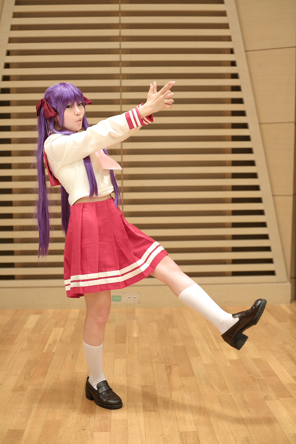 naito, hiiragi kagami, lucky star, highres, photo (medium), cosplay, hair ribbon, purple hair, ribbon, sailor, school uniform, serafuku, socks, twintails