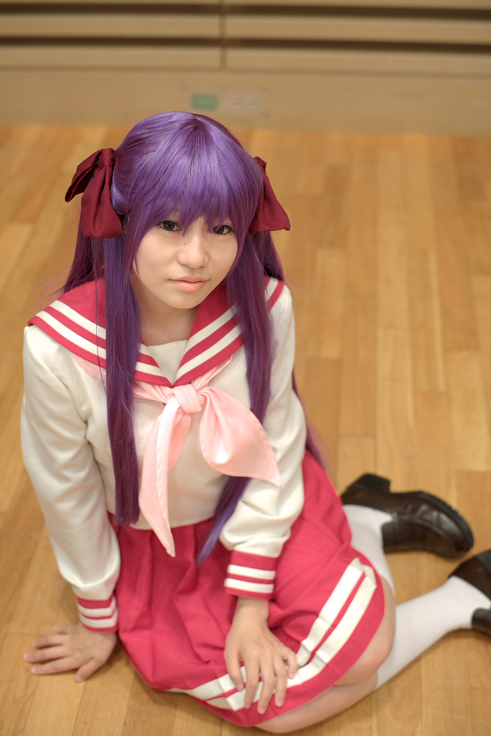 naito, hiiragi kagami, lucky star, highres, photo (medium), cosplay, hair ribbon, purple hair, ribbon, sailor, school uniform, serafuku, socks, twintails