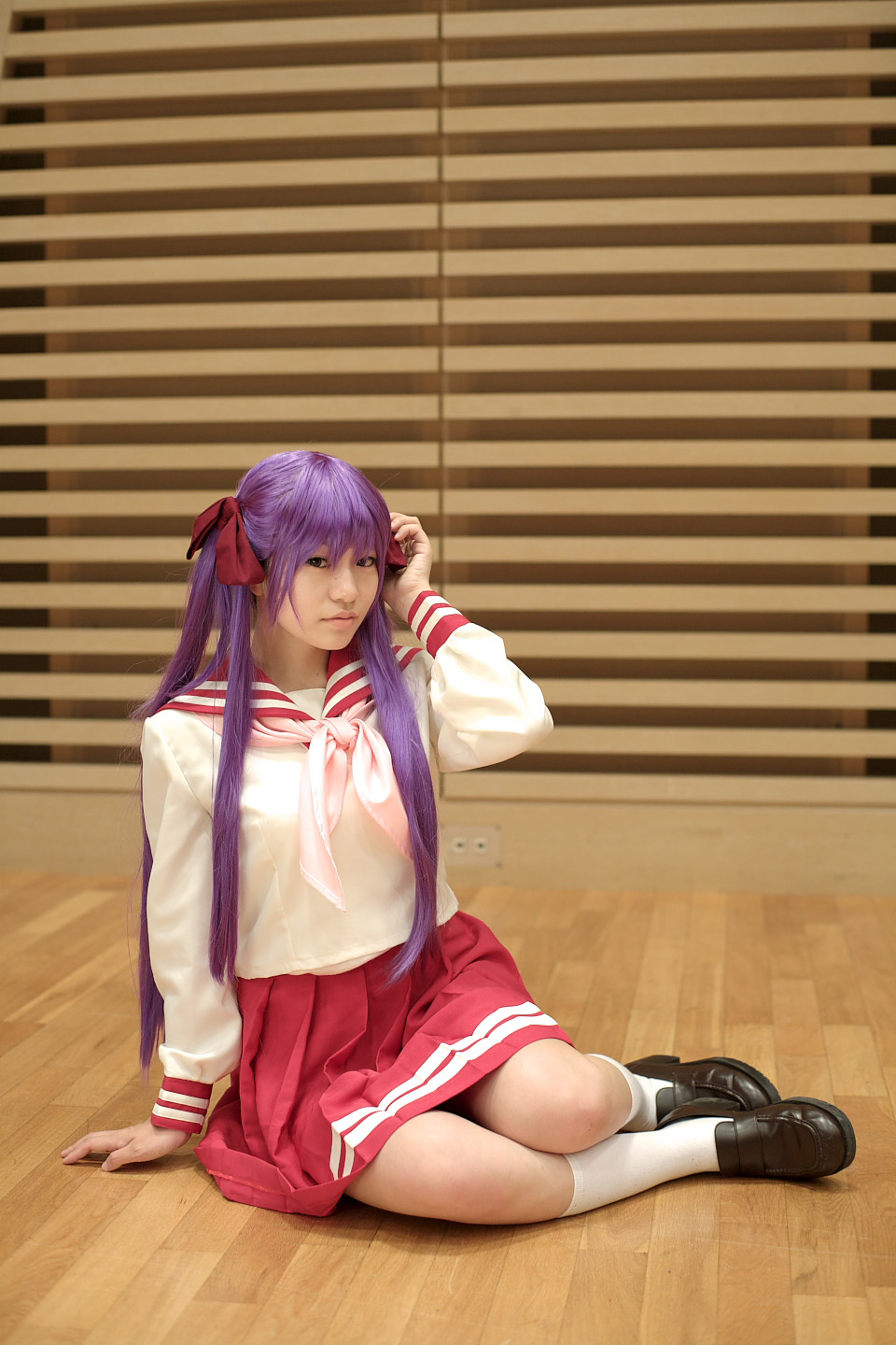 naito, hiiragi kagami, lucky star, highres, photo (medium), cosplay, hair ribbon, purple hair, ribbon, sailor, school uniform, serafuku, socks, twintails
