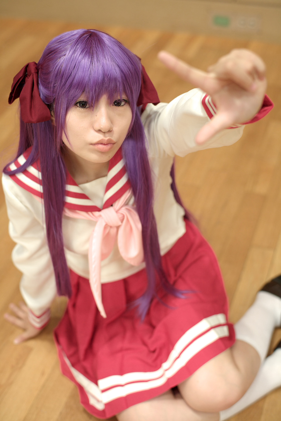 naito, hiiragi kagami, lucky star, highres, photo (medium), cosplay, hair ribbon, purple hair, ribbon, sailor, school uniform, serafuku, socks, twintails