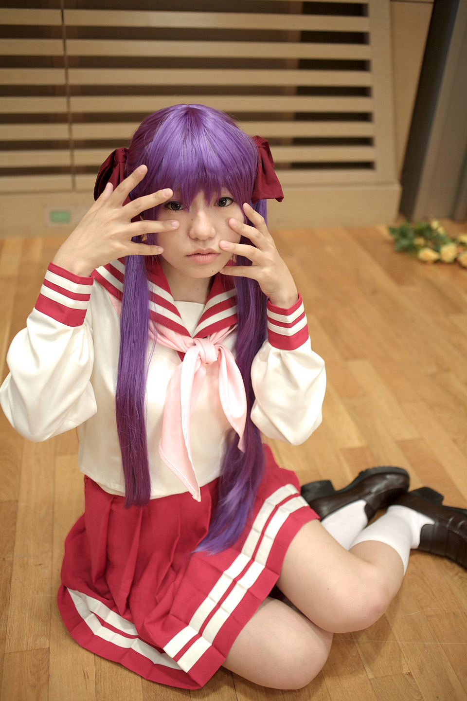 naito, hiiragi kagami, lucky star, highres, photo (medium), cosplay, hair ribbon, purple hair, ribbon, sailor, school uniform, serafuku, socks, twintails
