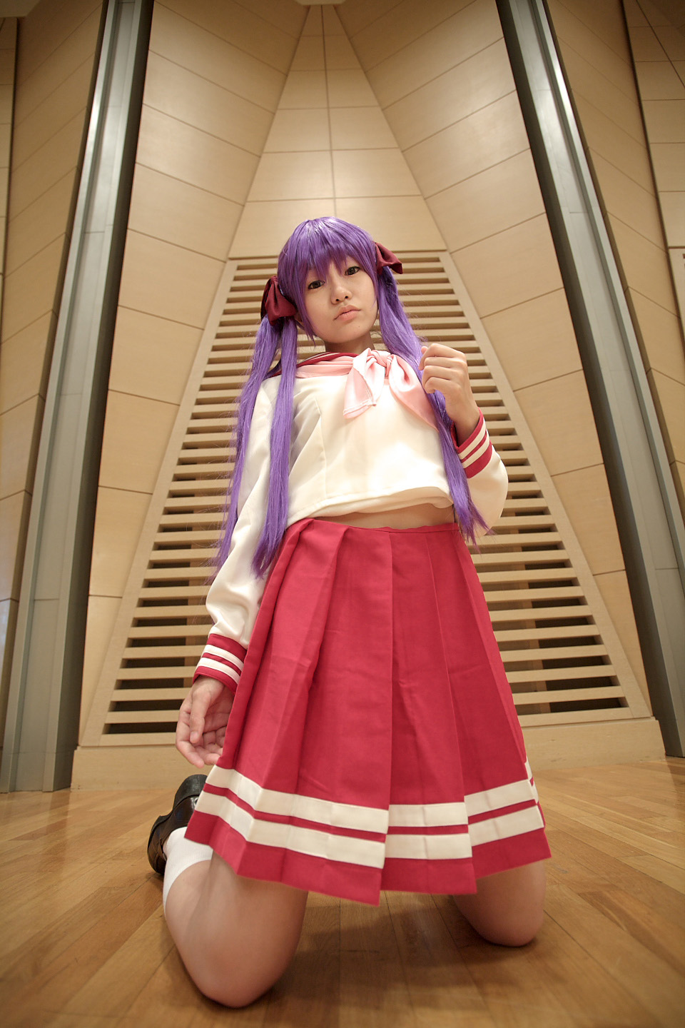 naito, hiiragi kagami, lucky star, highres, photo (medium), cosplay, hair ribbon, purple hair, ribbon, sailor, school uniform, serafuku, socks, twintails
