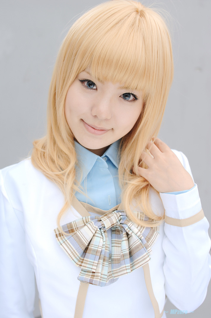 suzuran ousaka, konohana hikari, strawberry panic!, cosplay photo, photo (medium), 1girl, asian, blonde hair, blue eyes, color contacts, cosplay, female focus, kneehighs, konohana hikari (cosplay), looking at viewer, school uniform, smile, socks, solo