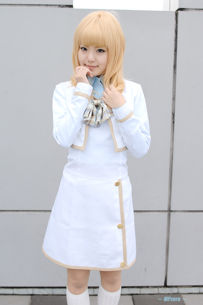 suzuran ousaka, konohana hikari, strawberry panic!, photo (medium), 1girl, asian, blonde hair, cosplay, female focus, kneehighs, konohana hikari (cosplay), looking at viewer, school uniform, socks, solo, white socks