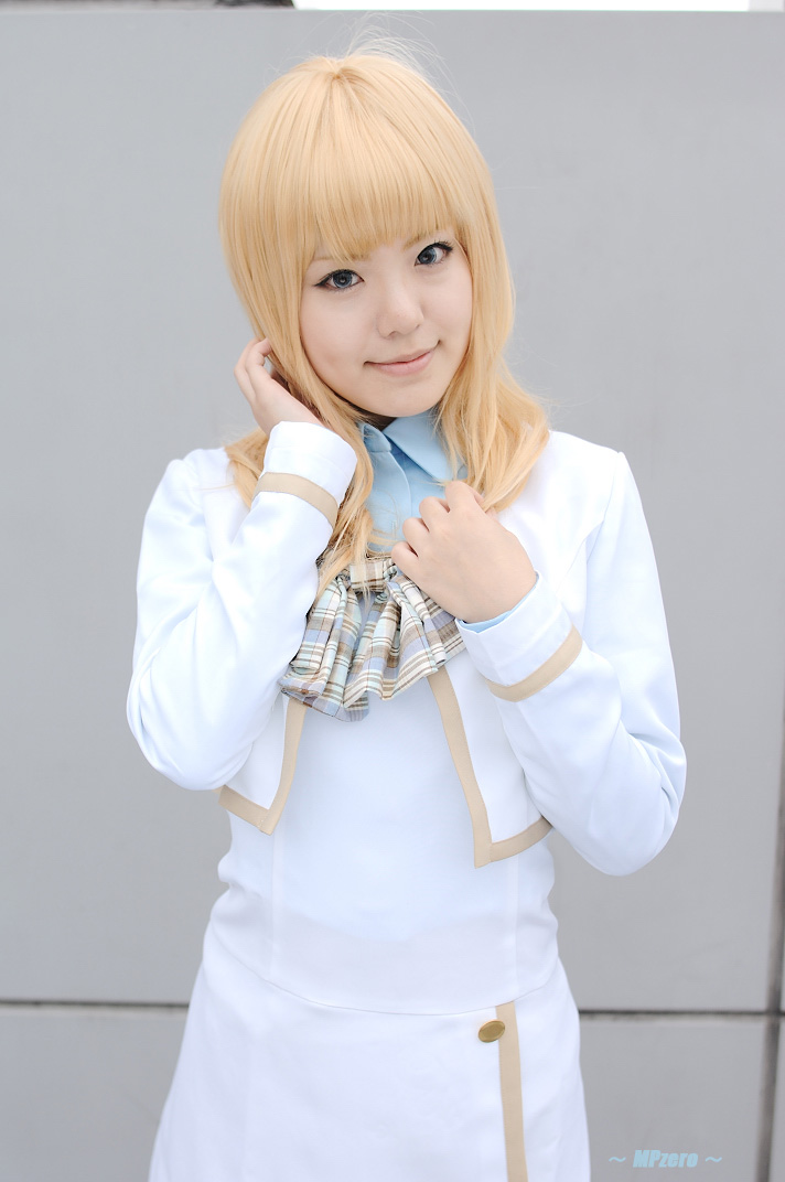 suzuran ousaka, konohana hikari, strawberry panic!, photo (medium), 1girl, asian, blonde hair, cosplay, female focus, kneehighs, konohana hikari (cosplay), looking at viewer, school uniform, socks, solo