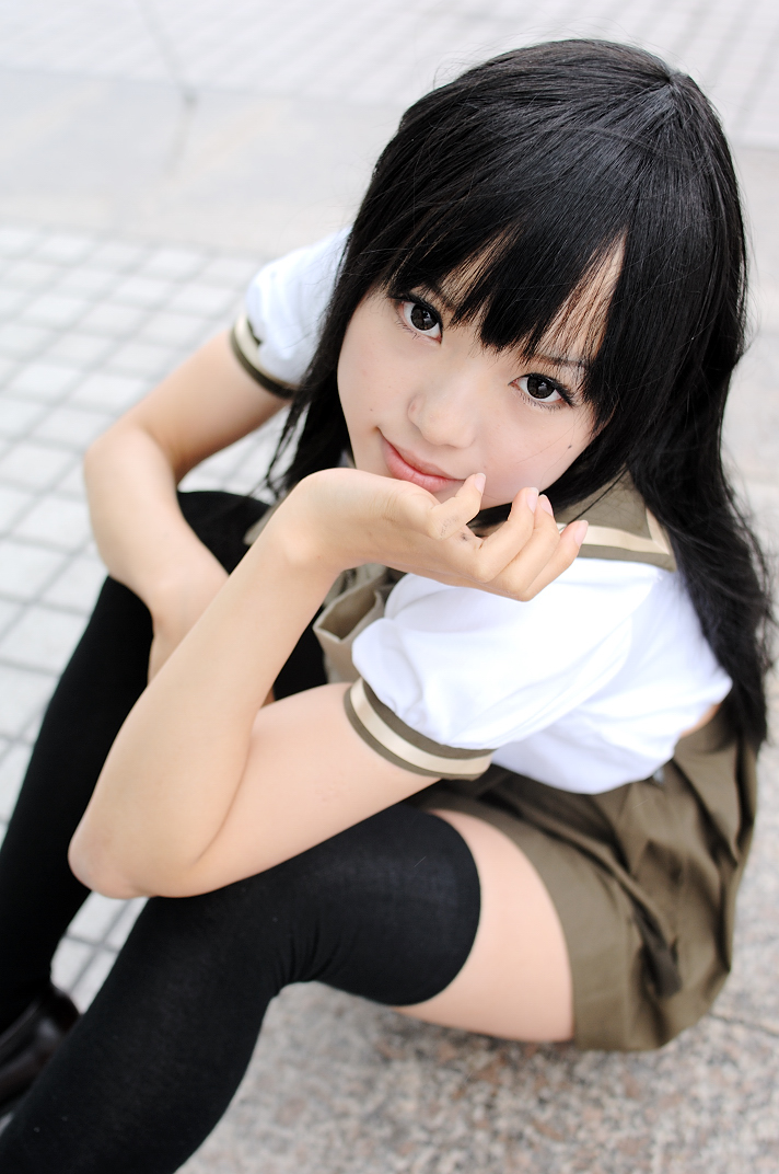 kipi-san, shana, real life, shakugan no shana, cosplay photo, photo (medium), 1girl, asian, black hair, black thighhighs, cosplay, female focus, long hair, looking at viewer, mole, on floor, outdoors, red hair, school uniform, serafuku, shana (cosplay), sitting, solo, thighhighs, zettai ryouiki