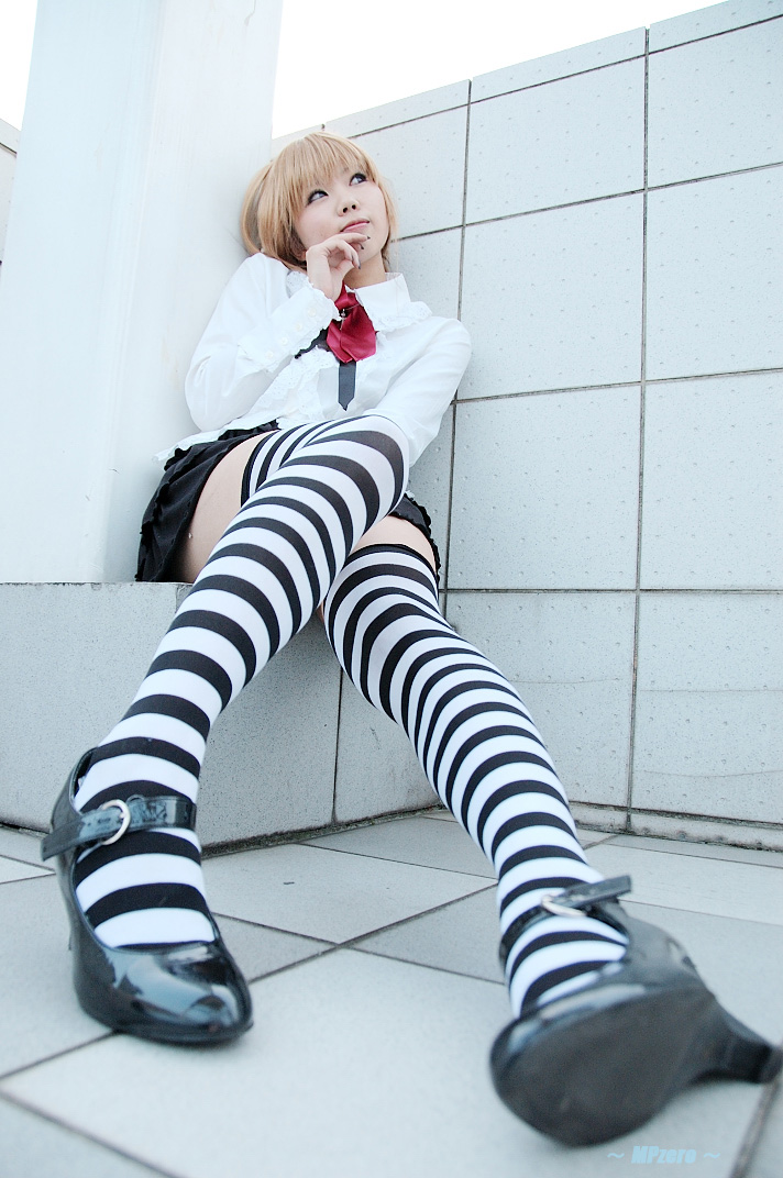 taku anko, amane misa, death note, striped, photo (medium), cosplay, cuffs, handcuffs, school uniform, serafuku, thighhighs, twintails