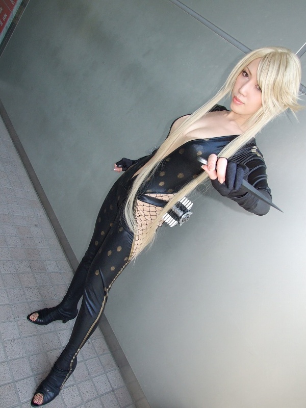 aya (model), kasuga, sengoku basara, photo (medium), blonde hair, breasts, cleavage, cosplay, knife, ninja, skin tight