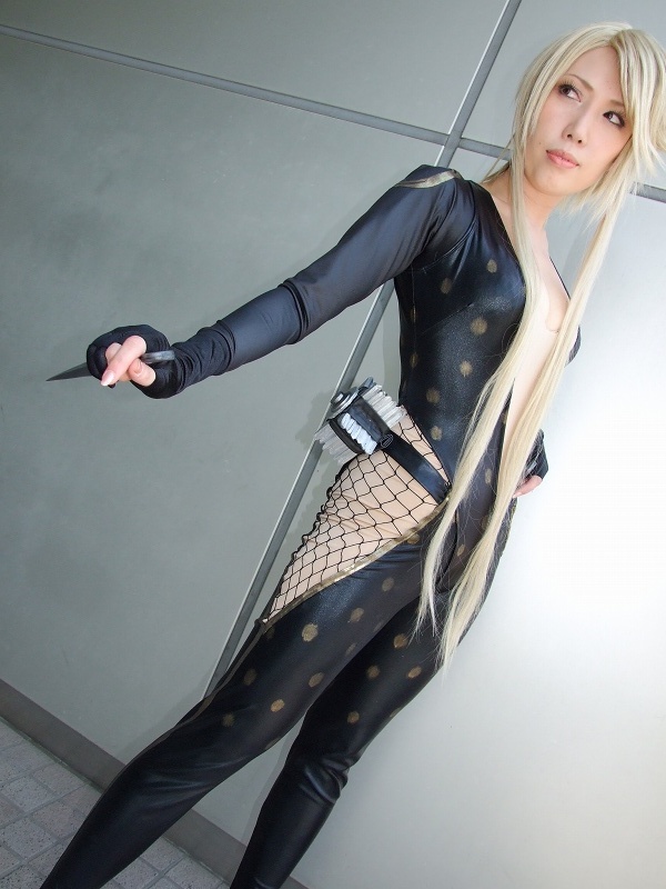 aya (model), kasuga, sengoku basara, photo (medium), blonde hair, breasts, cleavage, cosplay, knife, ninja, skin tight
