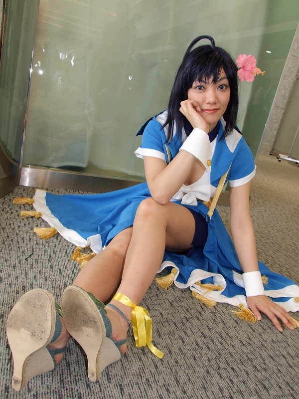 shake, kinoshita takako, pia carrot (series), pia carrot e youkoso!!, pia carrot e youkoso!! 3, photo (medium), ahoge, bow, cosplay, flower, hair flower, hair ornament, midriff, sandals