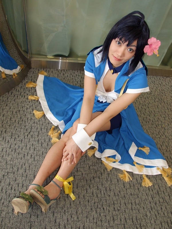 shake, kinoshita takako, pia carrot (series), pia carrot e youkoso!!, pia carrot e youkoso!! 3, photo (medium), ahoge, bow, cosplay, flower, hair flower, hair ornament, midriff, sandals