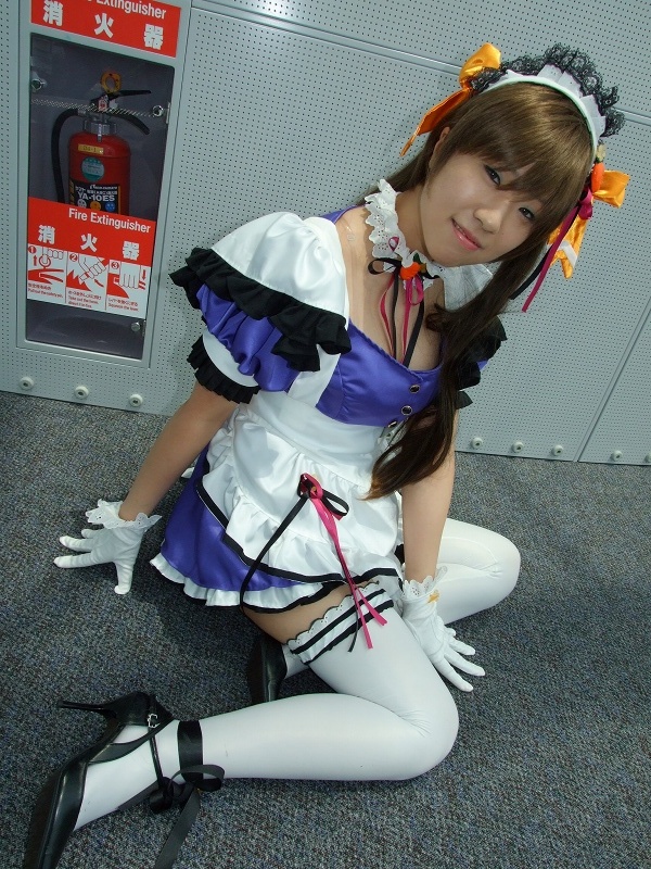 kunugi ayano, mizuki akira, pia carrot (series), pia carrot e youkoso!!, pia carrot e youkoso!! g.o., photo (medium), apron, cosplay, gloves, hair ribbon, maid, maid apron, ribbon, thighhighs