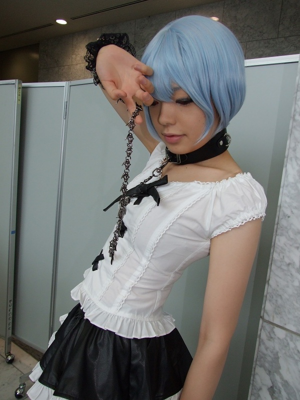 namada, ayanami rei, neon genesis evangelion, photo (medium), 1girl, alternate costume, asian, black skirt, blue hair, breasts, collar, color contacts, cosplay, female focus, frilled skirt, frills, goth fashion, indoors, lace, leash, makeup, mascara, miniskirt, red eyes, short hair, skirt, small breasts, solo, standing