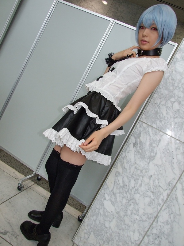namada, ayanami rei, neon genesis evangelion, black footwear, photo (medium), 1girl, alternate costume, asian, black skirt, black thighhighs, blue hair, breasts, collar, color contacts, cosplay, dutch angle, female focus, frilled skirt, frills, full body, goth fashion, indoors, lace, leash, looking at viewer, makeup, mascara, miniskirt, red eyes, short hair, skirt, small breasts, solo, standing, thighhighs, zettai ryouiki