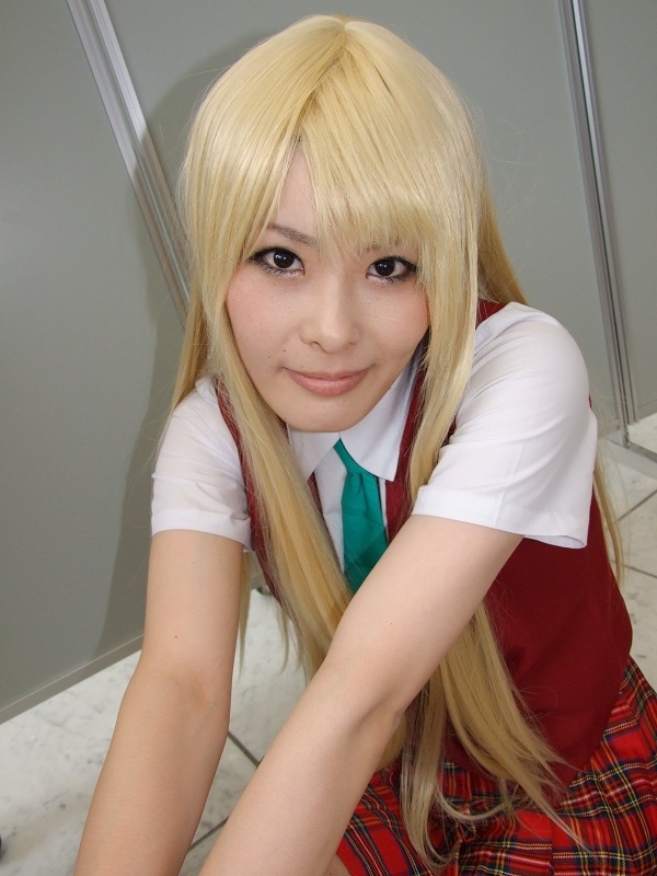 mio (cosplayer), yukihiro ayaka, mahou sensei negima!, photo (medium), blonde hair, cosplay, kneehighs, school uniform, serafuku, socks