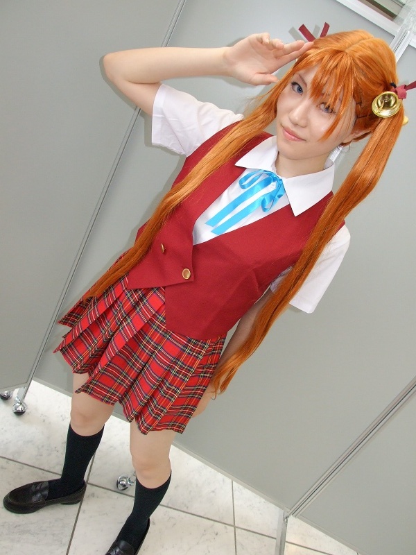 rou (cosplayer), kagurazaka asuna, mahou sensei negima!, photo (medium), bell, cosplay, hair ribbon, kneehighs, ribbon, school uniform, socks, twintails
