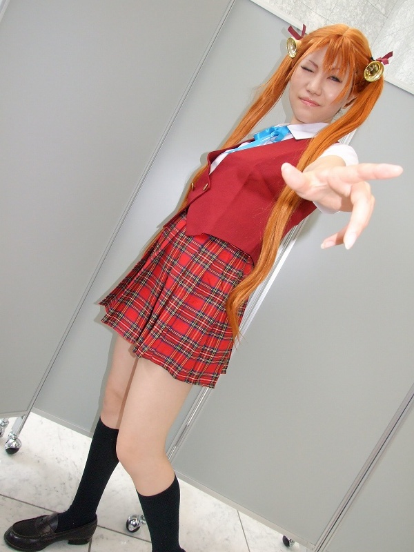 rou (cosplayer), kagurazaka asuna, mahou sensei negima!, photo (medium), bell, cosplay, hair ribbon, kneehighs, ribbon, school uniform, socks, twintails