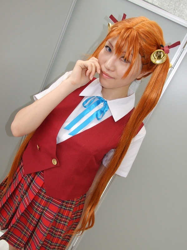 rou (cosplayer), kagurazaka asuna, mahou sensei negima!, photo (medium), bell, cosplay, hair ribbon, kneehighs, ribbon, school uniform, socks, twintails