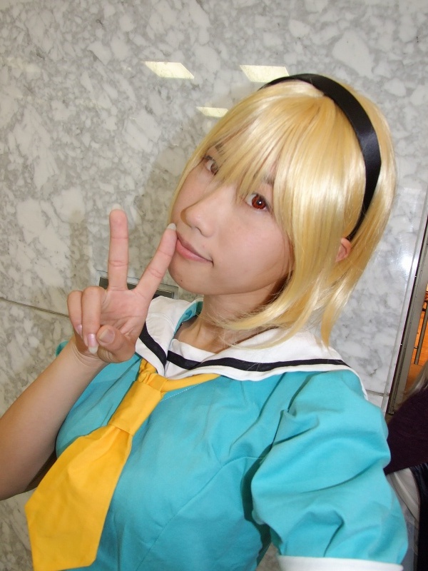houjou satoko, higurashi no naku koro ni, photo (medium), blonde hair, cosplay, hairband, red eyes, school uniform, serafuku, tamura akira