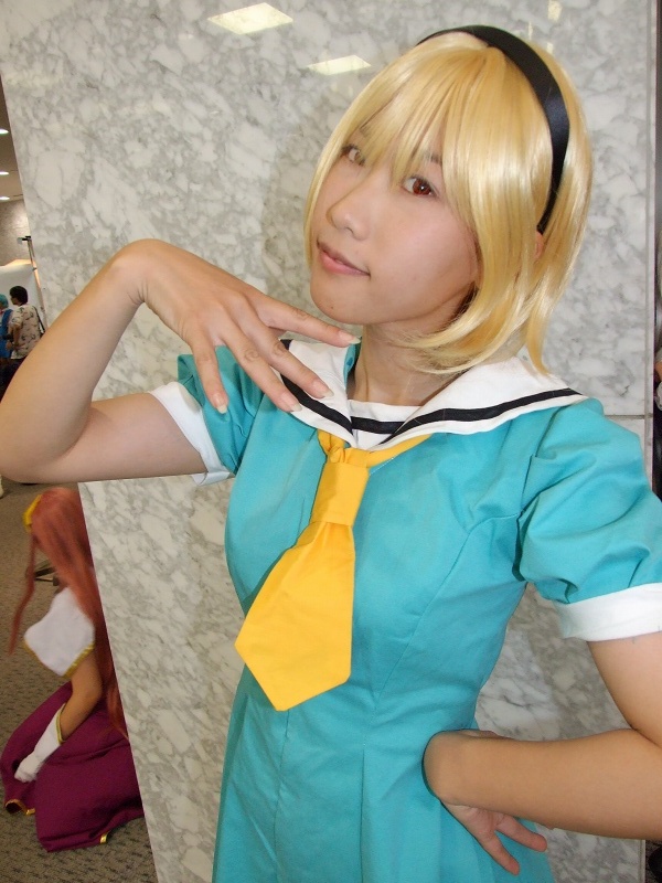 houjou satoko, higurashi no naku koro ni, photo (medium), blonde hair, cosplay, hairband, red eyes, school uniform, serafuku, tamura akira