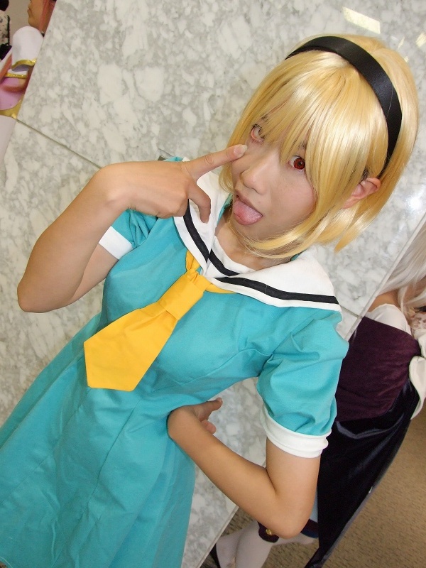 houjou satoko, higurashi no naku koro ni, photo (medium), blonde hair, cosplay, hairband, red eyes, school uniform, serafuku, tamura akira