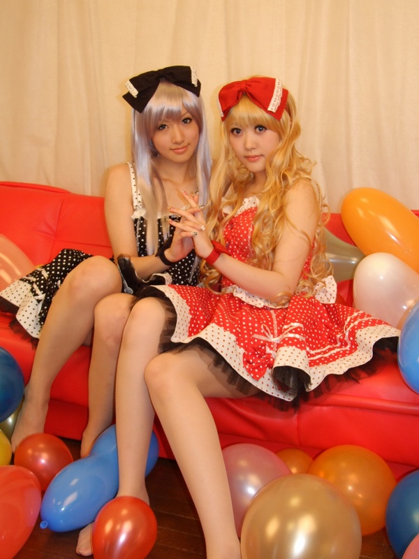 saya (cosplayer), tsugihagi mishin, silver hair, photo (medium), blonde hair, bow, cosplay, hair bow, polka dot
