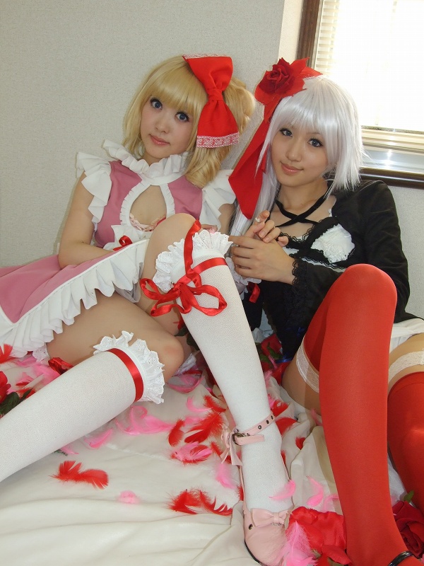 saya (cosplayer), tsugihagi mishin, photo (medium), bow, cosplay, flower, hair bow, kneehighs, lace, meidi, panties, petals, pink sweet maple, pinksweets ibara sore kara, ribbon, rose, socks, thighhighs, underwear