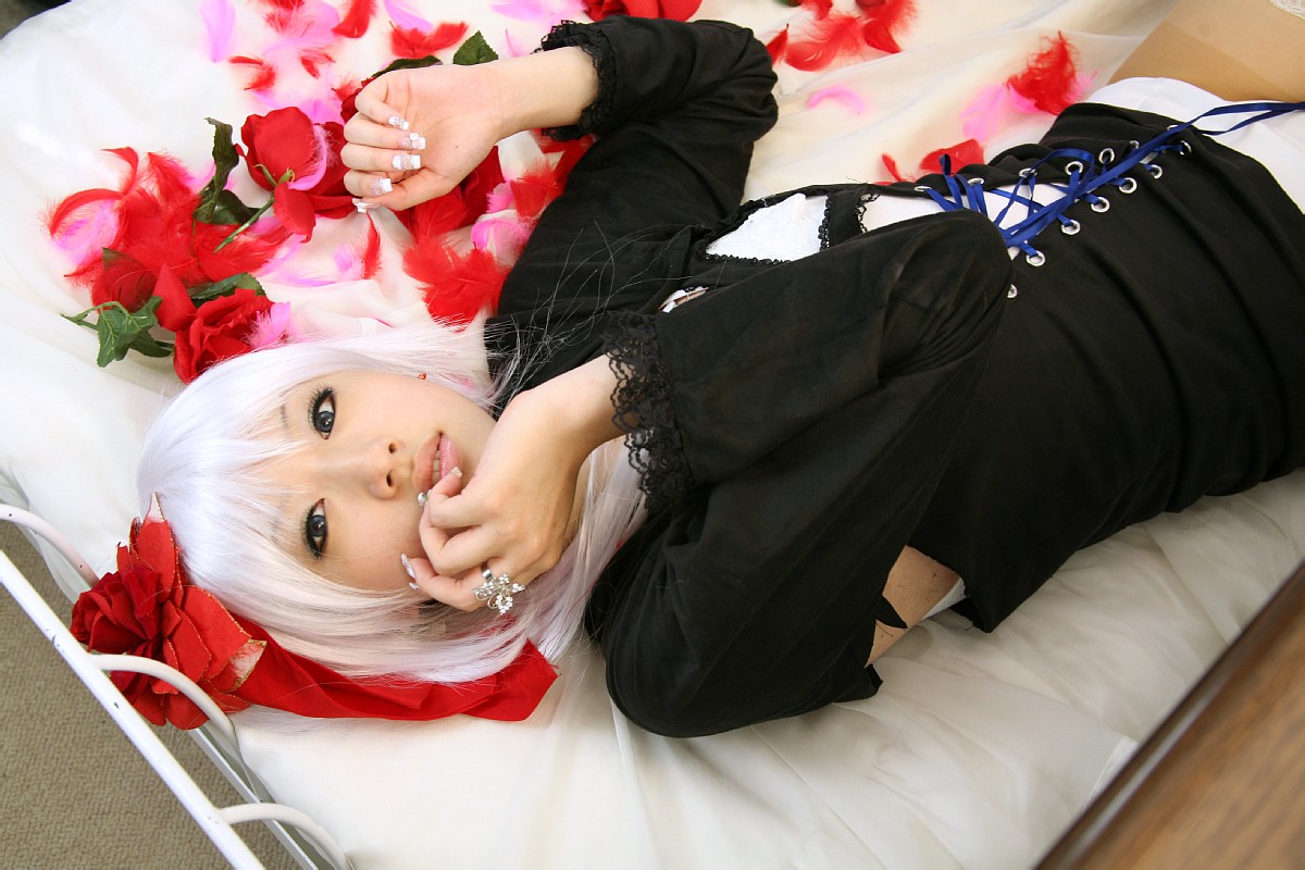 saya (cosplayer), silver hair, photo (medium), bow, cosplay, flower, hair bow, lace, meidi, rose