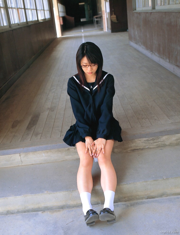 tokito ami, photo (medium), cosplay, glasses, school uniform, serafuku, socks
