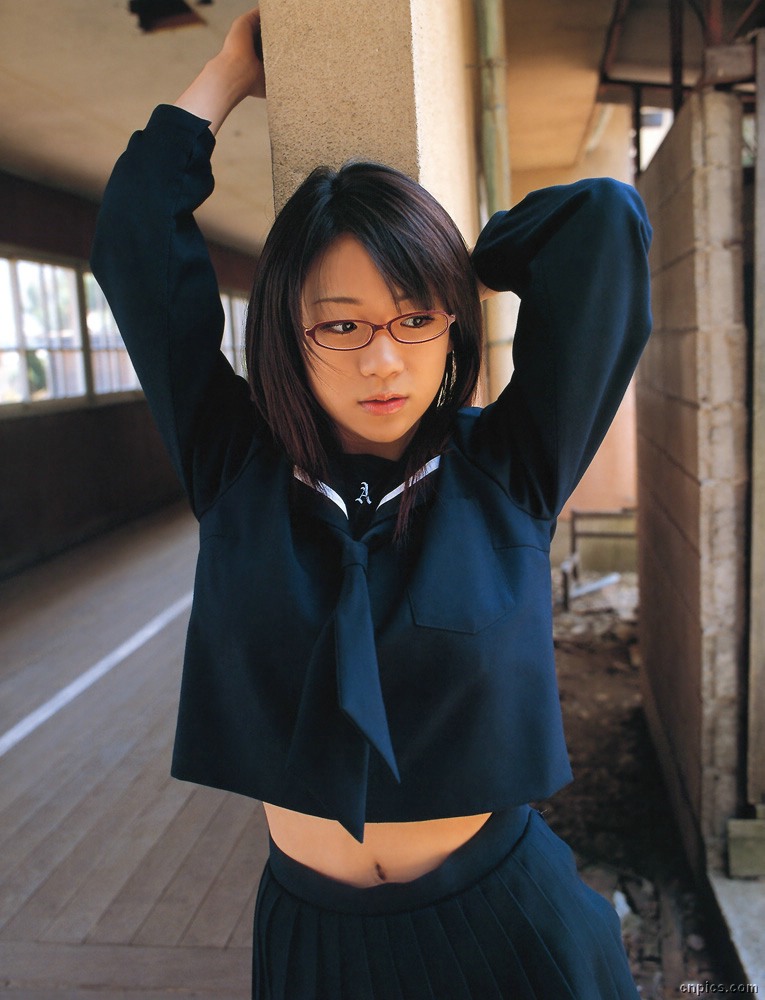 tokito ami, photo (medium), cosplay, glasses, midriff, school uniform, serafuku