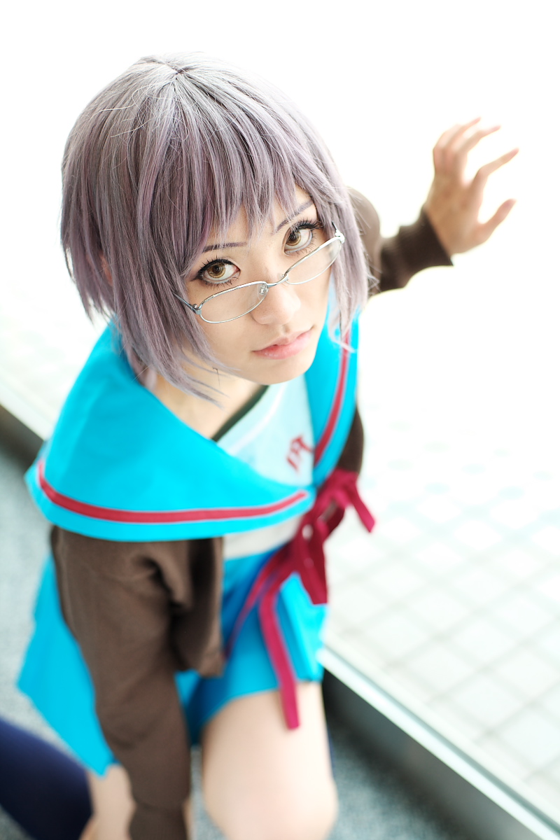 nagato yuki, suzumiya haruhi no yuuutsu, highres, photo (medium), cardigan, cosplay, glasses, kneehighs, sailor, school uniform, serafuku, socks, tamaki shuri