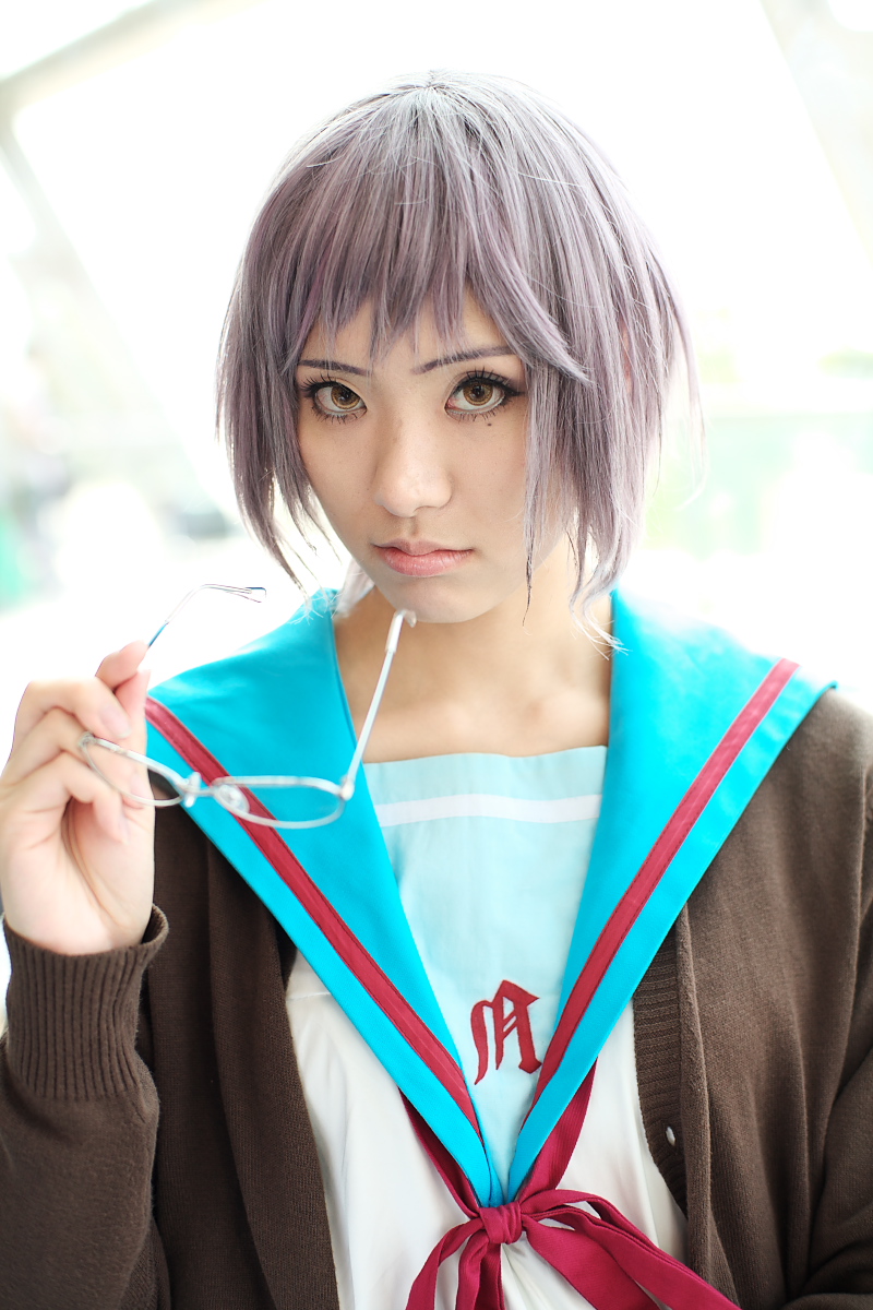 nagato yuki, suzumiya haruhi no yuuutsu, highres, photo (medium), cardigan, cosplay, glasses, kneehighs, sailor, school uniform, serafuku, socks, tamaki shuri